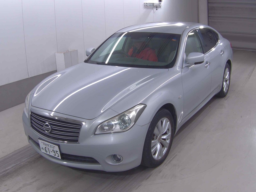 NISSAN FUGA