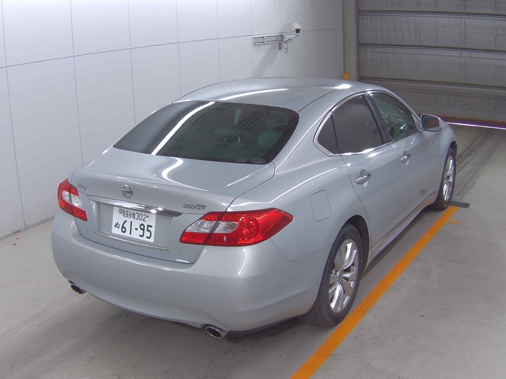 NISSAN FUGA