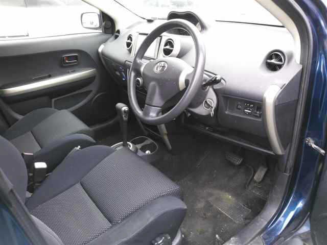 TOYOTA IST