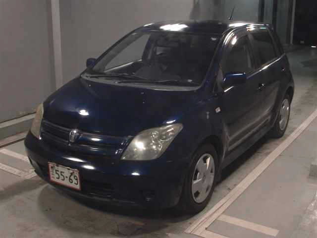 TOYOTA IST