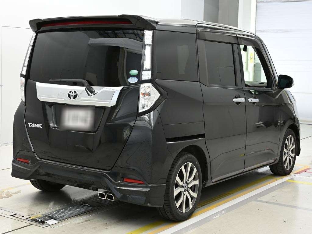 TOYOTA TANK