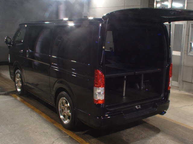 TOYOTA REGIUS ACE
