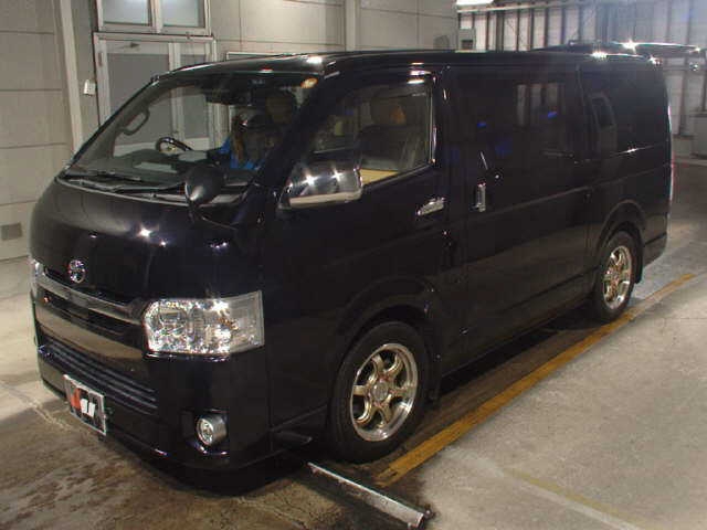 TOYOTA REGIUS ACE