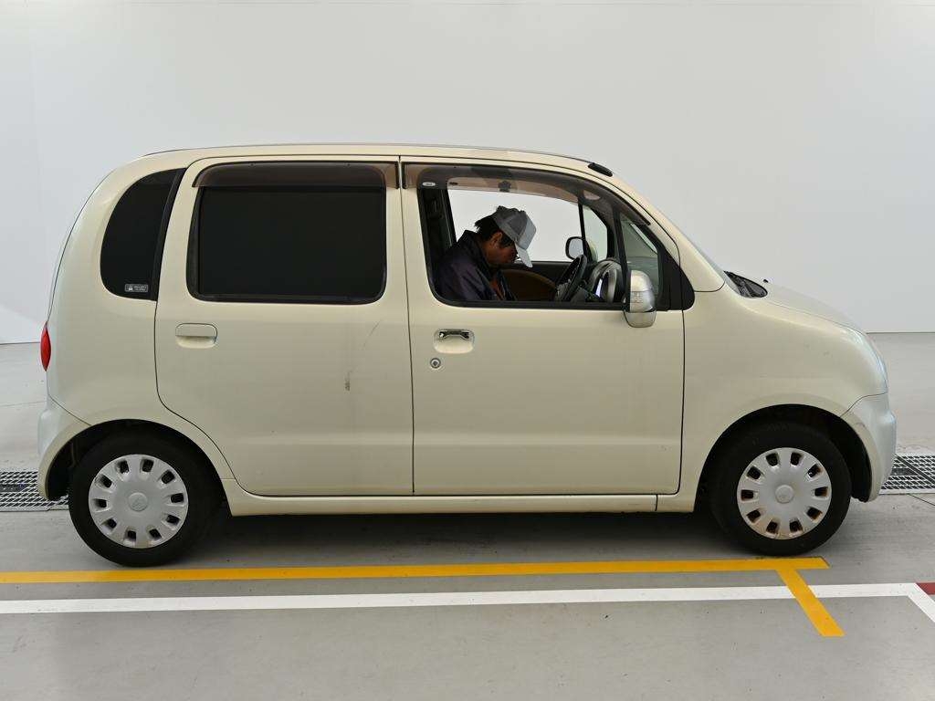 DAIHATSU MOVE LATTE