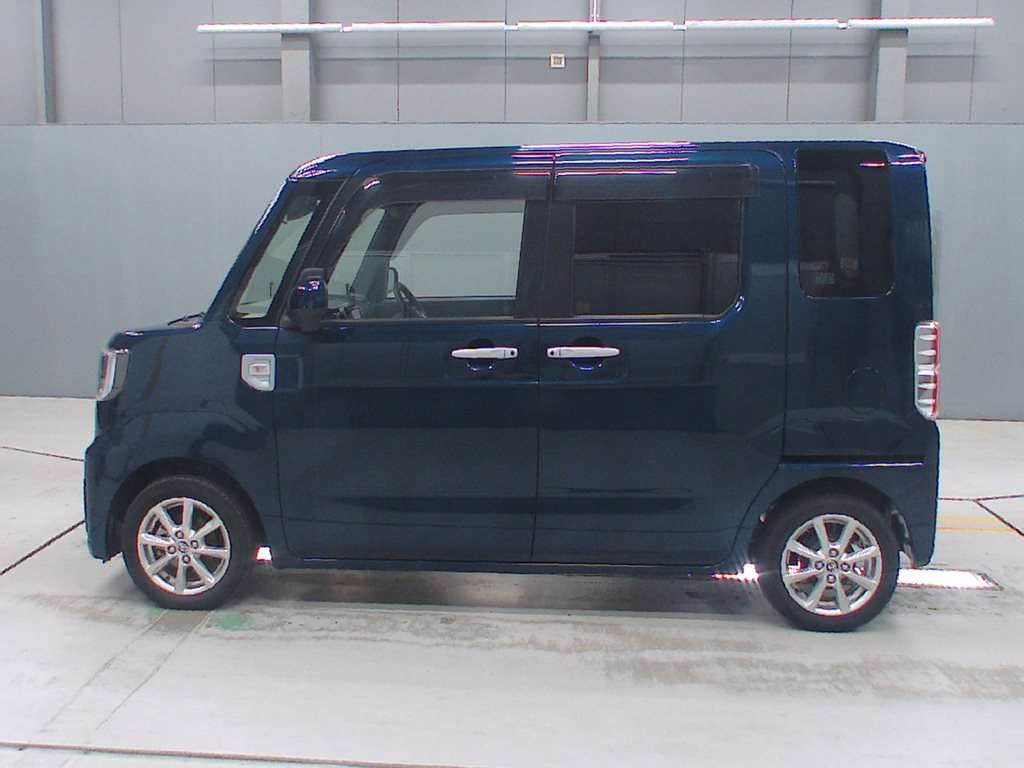 TOYOTA PIXIS MEGA