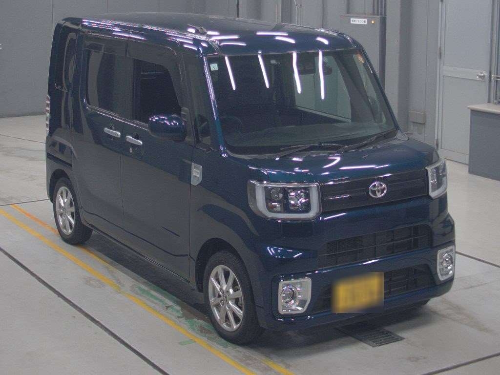 TOYOTA PIXIS MEGA