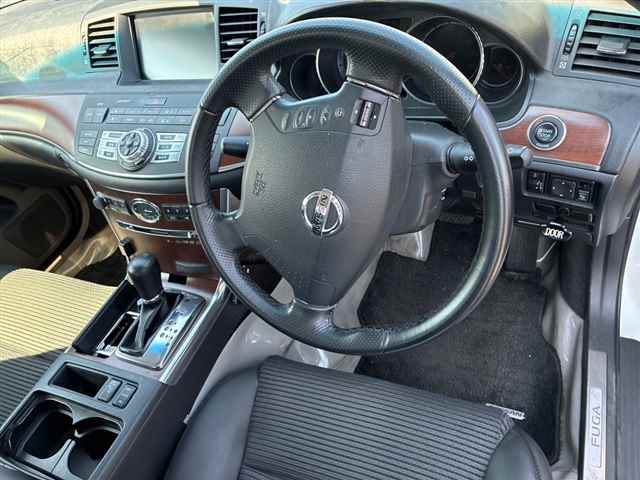 NISSAN FUGA