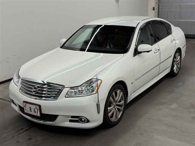 NISSAN FUGA