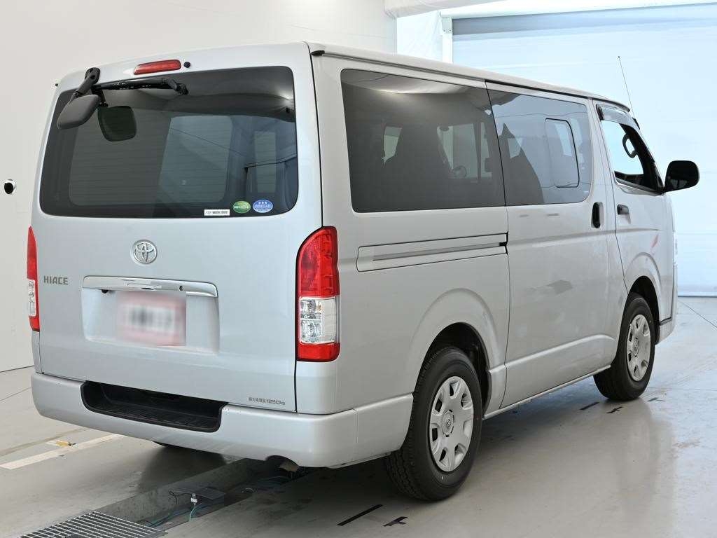 TOYOTA REGIUS ACE