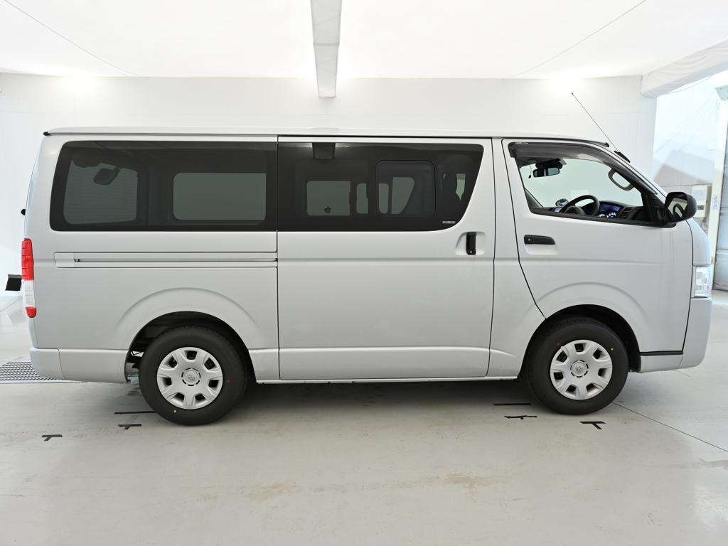 TOYOTA REGIUS ACE