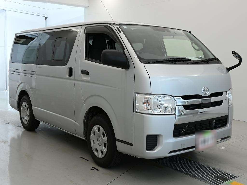 TOYOTA REGIUS ACE