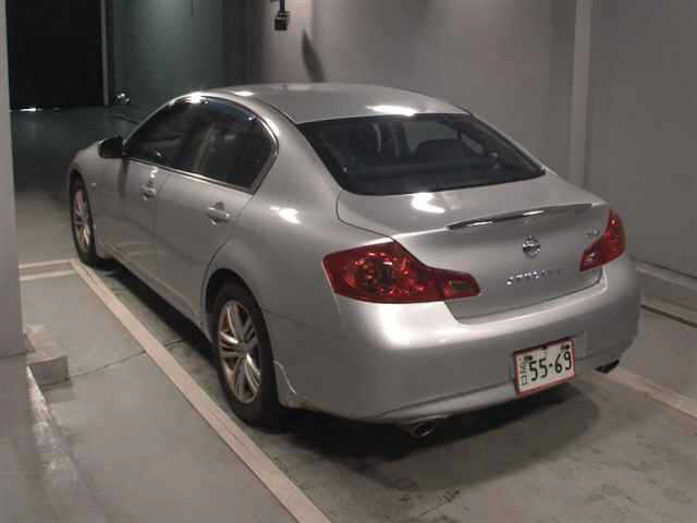NISSAN SKYLINE