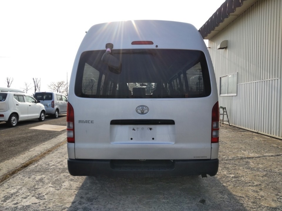 TOYOTA REGIUS ACE