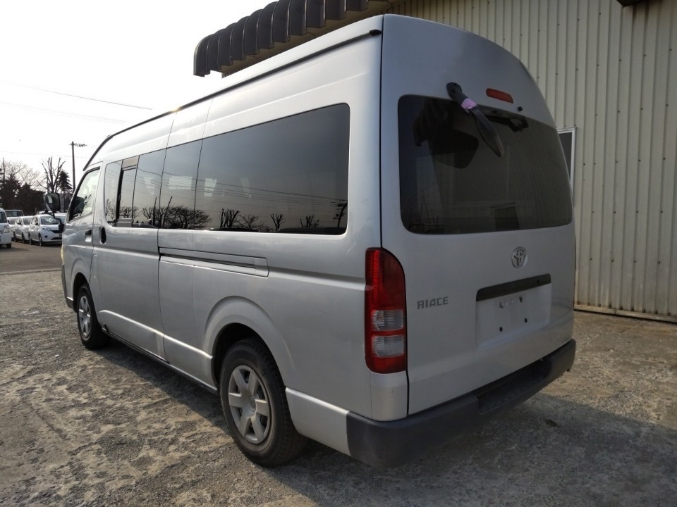 TOYOTA REGIUS ACE