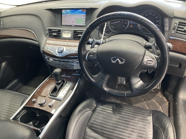 NISSAN FUGA