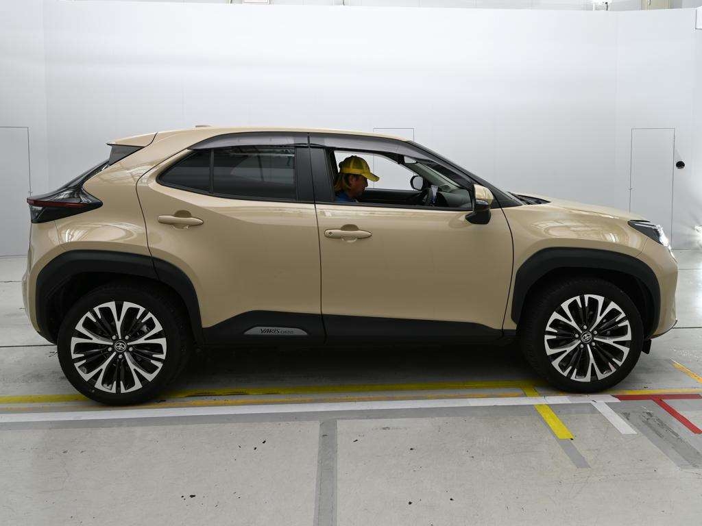 TOYOTA YARIS CROSS