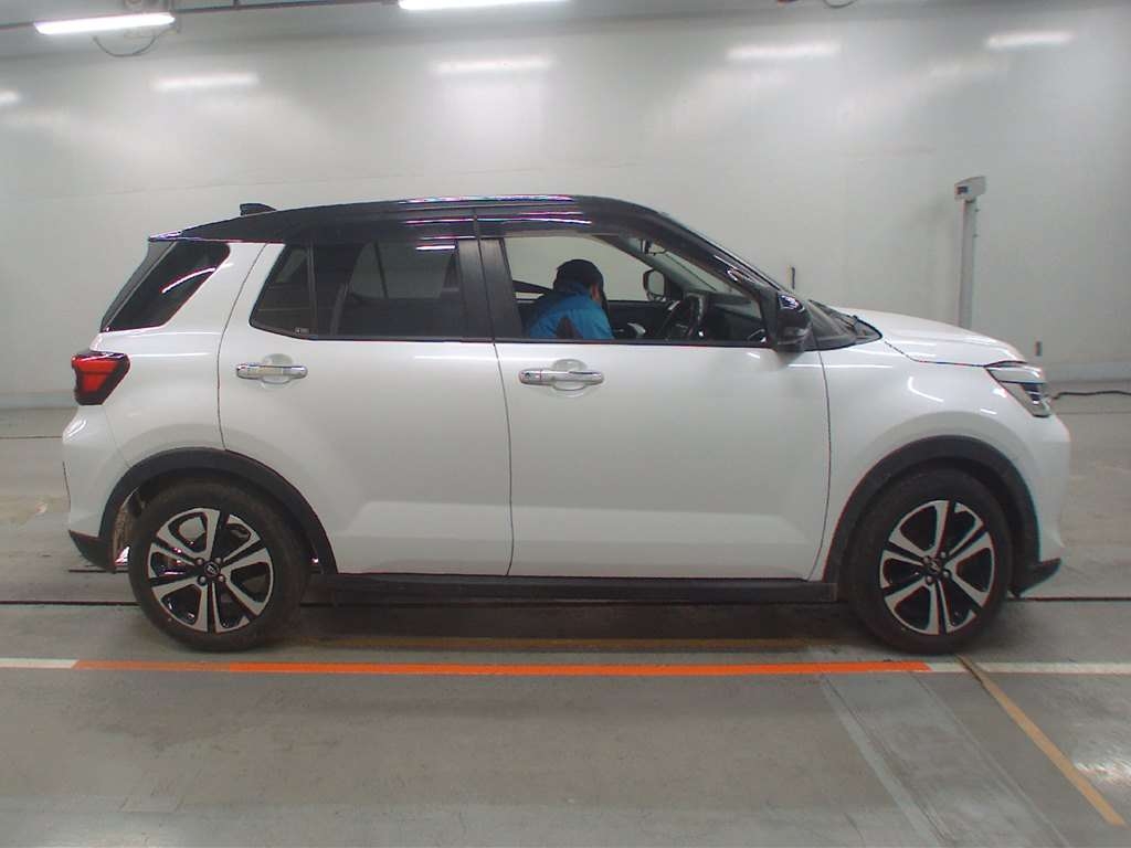 DAIHATSU ROCKY