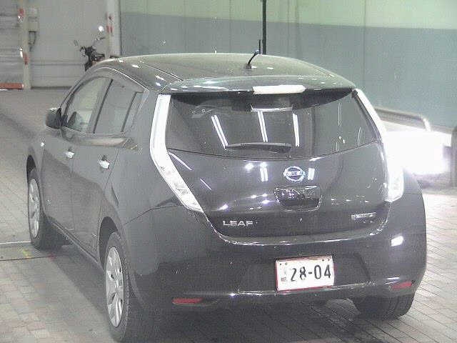 NISSAN LEAF