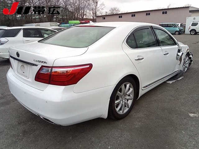 LEXUS LS600H