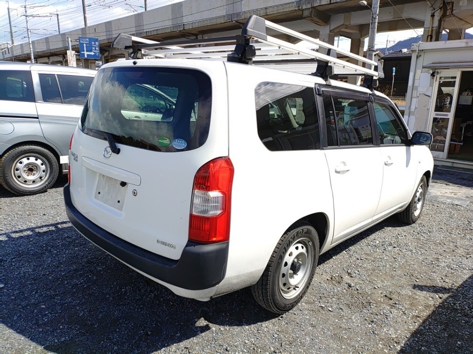 MAZDA FAMILIA