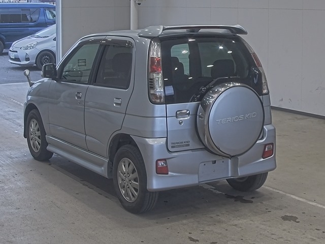 DAIHATSU TERIOS KID