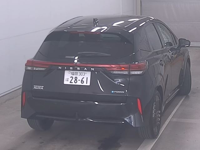 NISSAN AURA