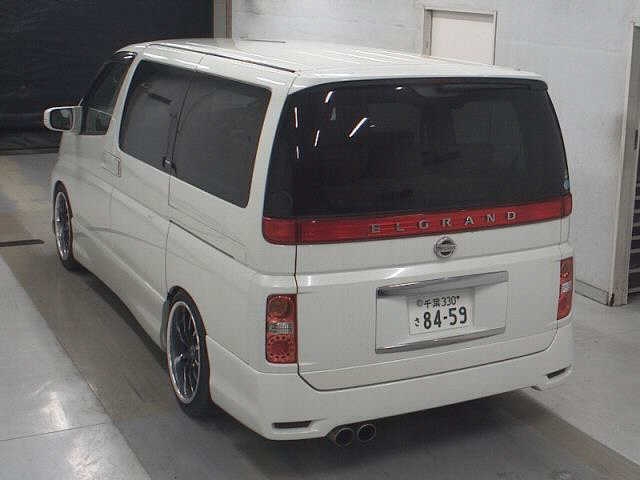 NISSAN ELGRAND