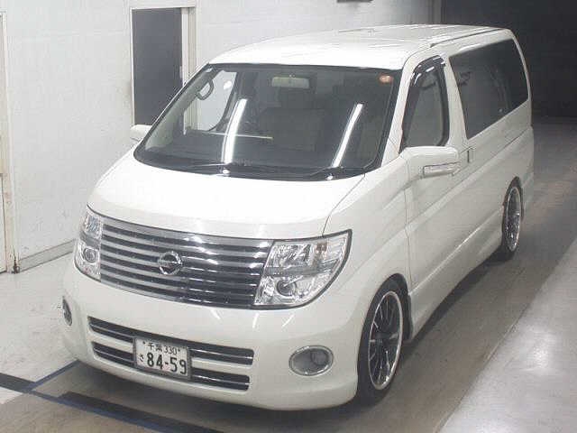 NISSAN ELGRAND