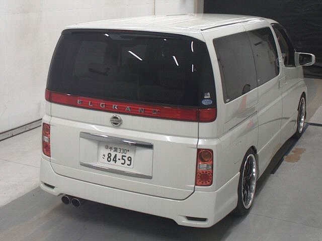 NISSAN ELGRAND
