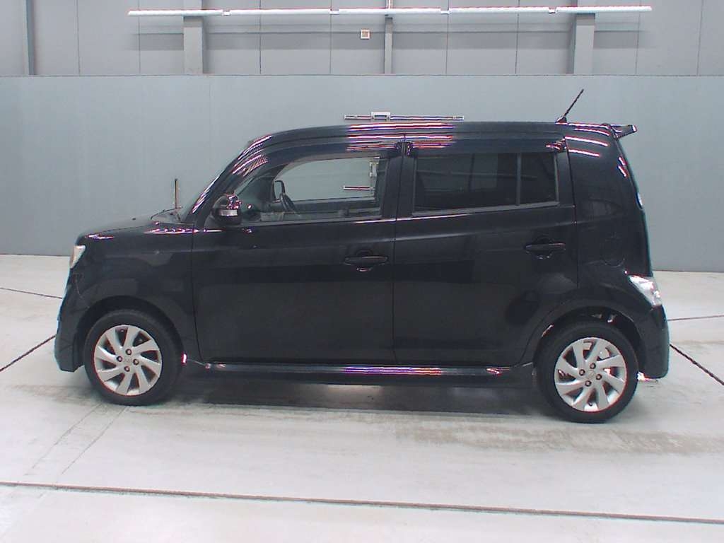 TOYOTA BB