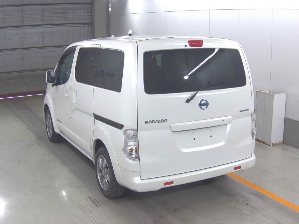 NISSAN E-NV200