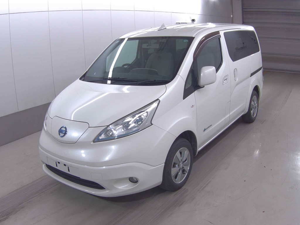 NISSAN E-NV200