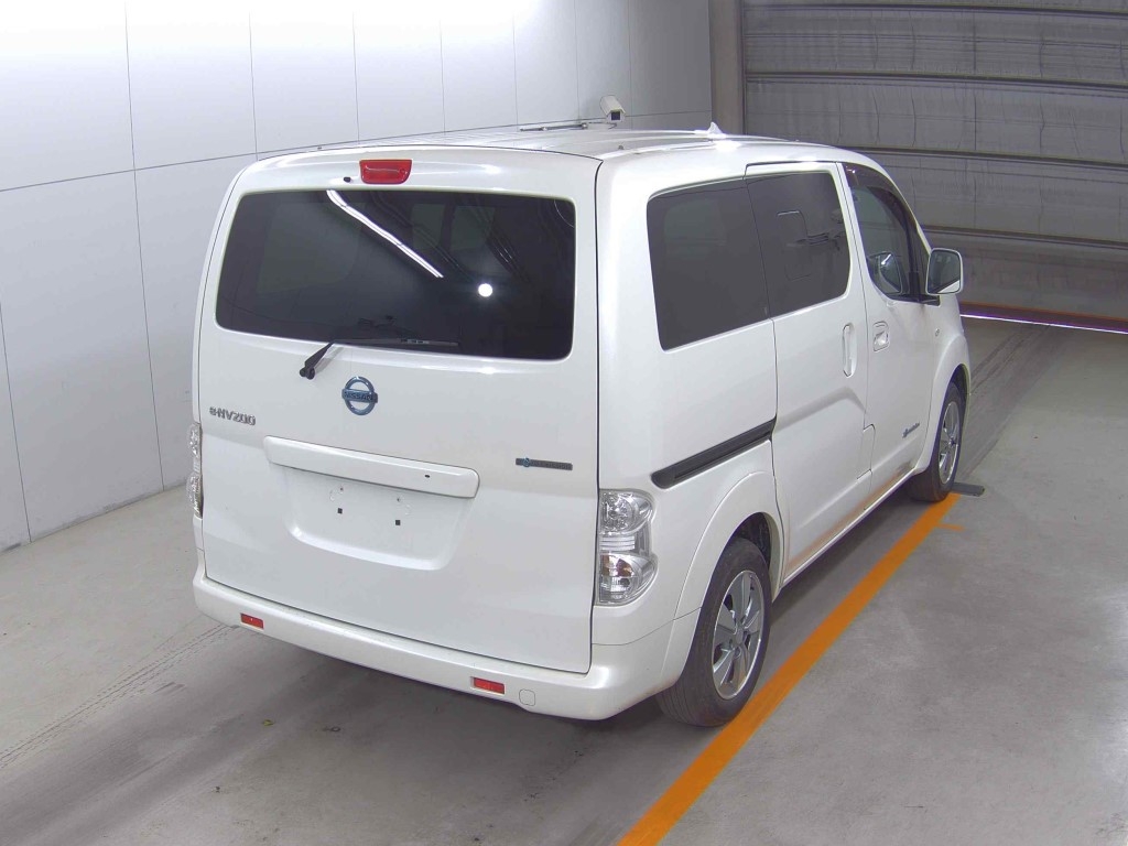 NISSAN E-NV200