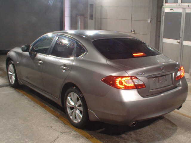 NISSAN FUGA