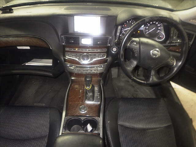 NISSAN FUGA
