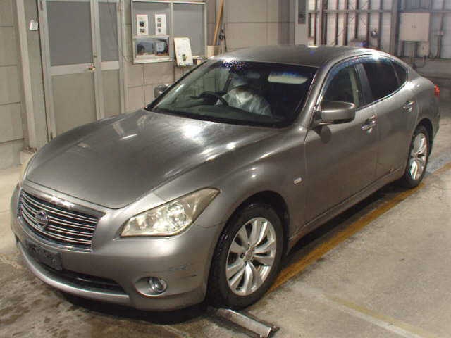 NISSAN FUGA