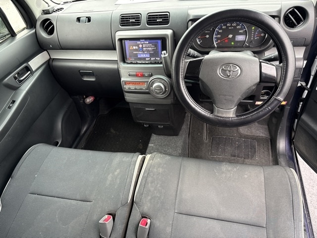 TOYOTA PIXIS SPACE
