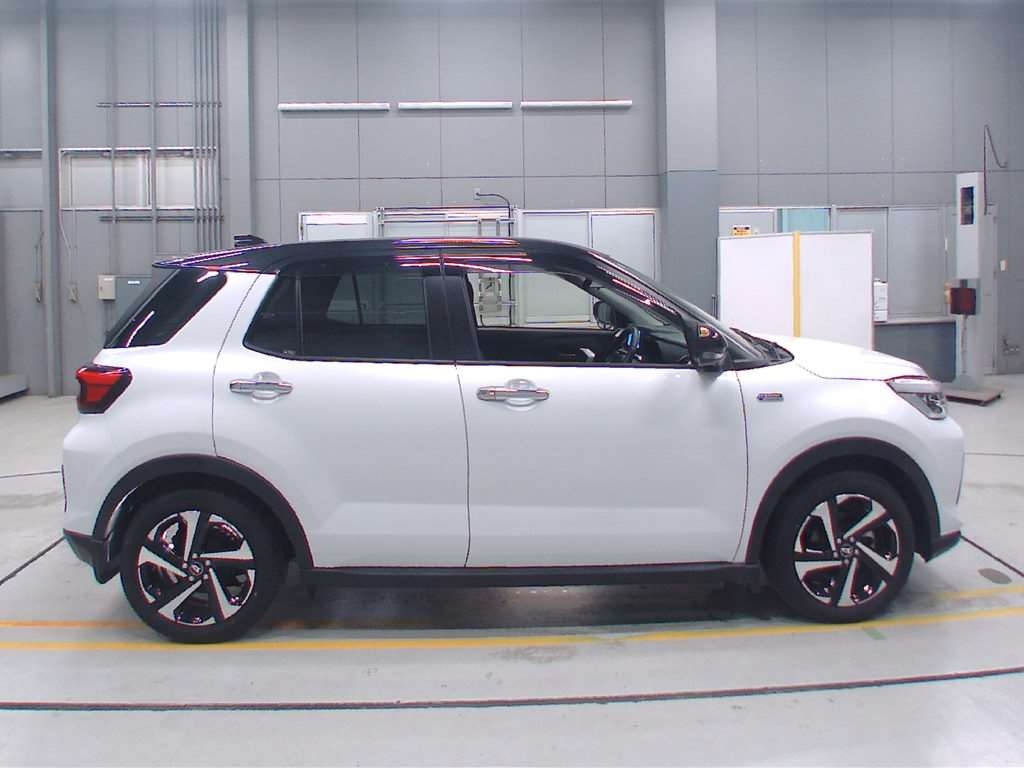 DAIHATSU ROCKY