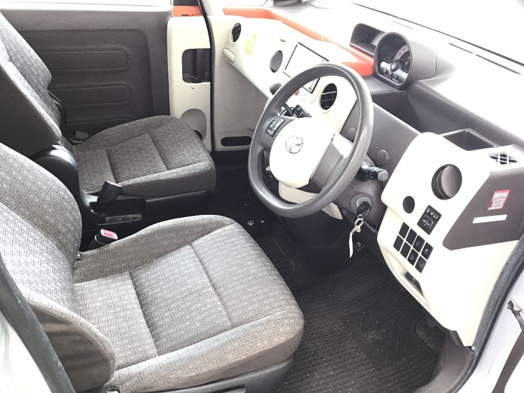 TOYOTA PORTE