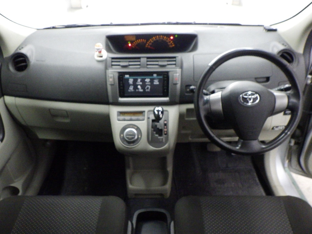TOYOTA PASSO SETTE