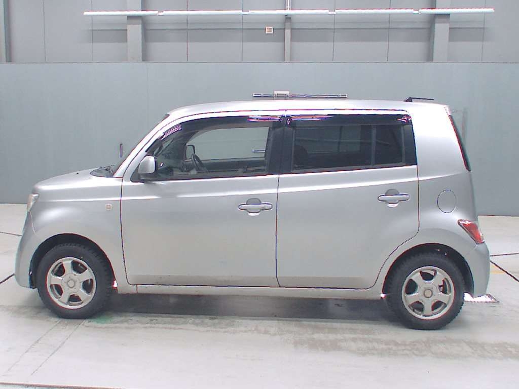 TOYOTA BB