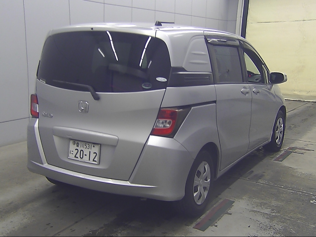 HONDA FREED SPIKE
