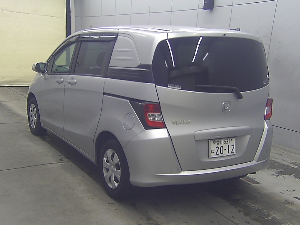 HONDA FREED SPIKE