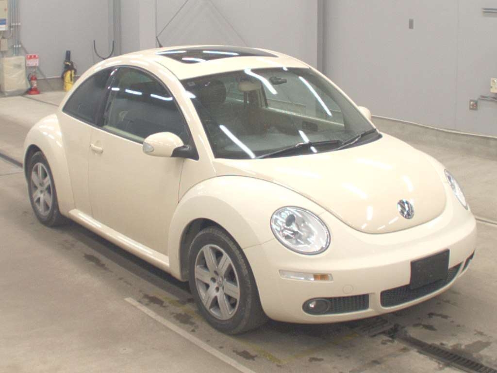 VOLKSWAGEN BEETLE