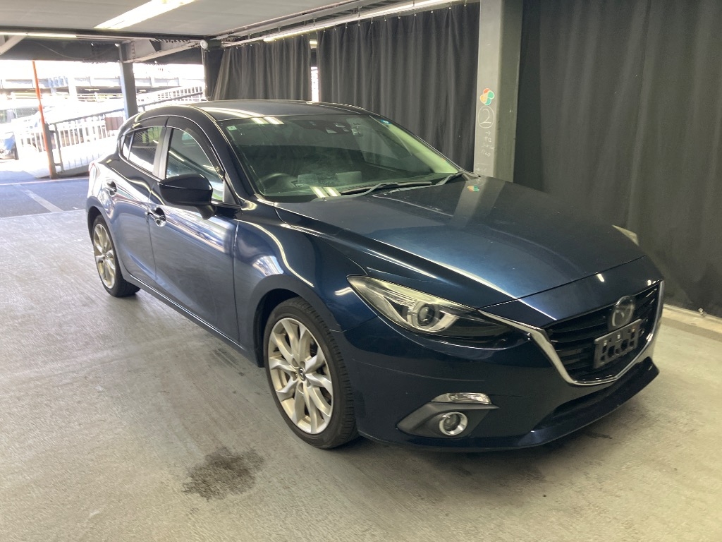 MAZDA AXELA