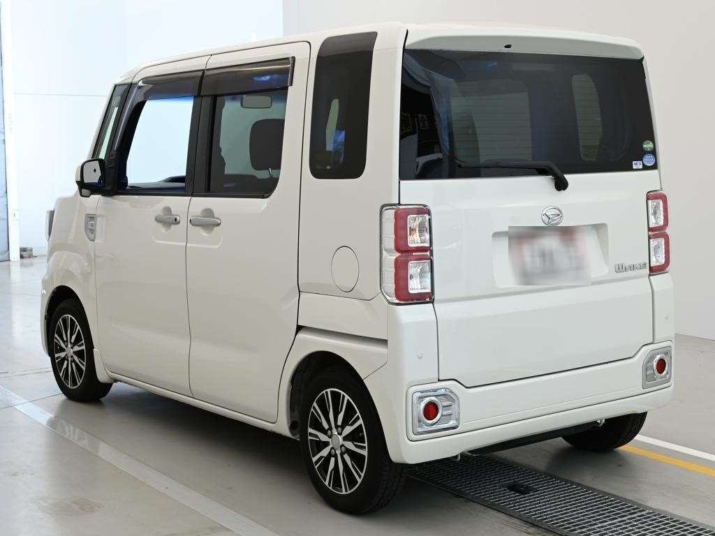 DAIHATSU WAKE