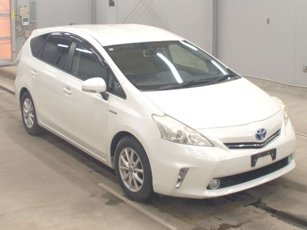 TOYOTA PRIUS ALPHA