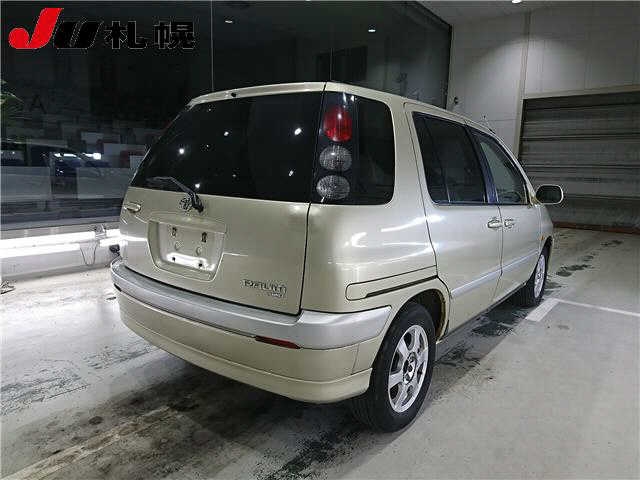 TOYOTA RAUM