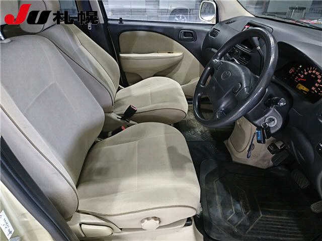 TOYOTA RAUM