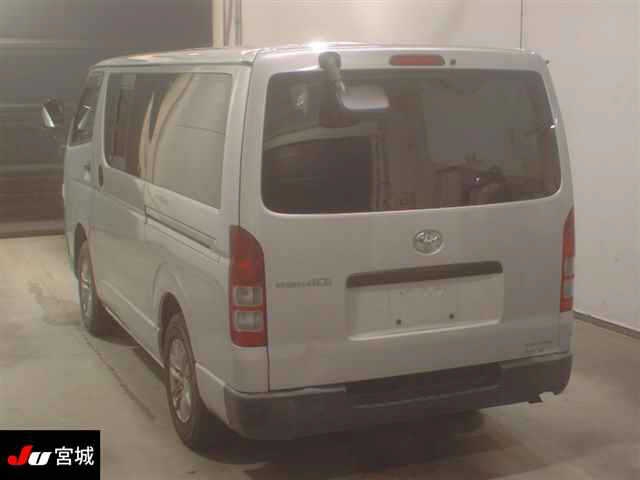 TOYOTA REGIUS ACE